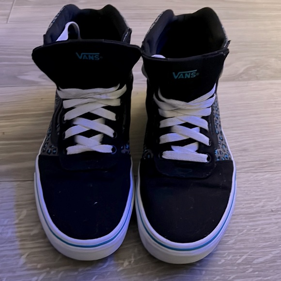 Vans - Picture 2 of 5